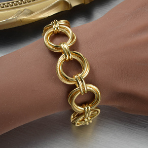 personnalisé fashion bracelets & <b>bangles</b> luxury twisted double interlocking circle link <b>men</b> women copper bracelets - Product Image 2