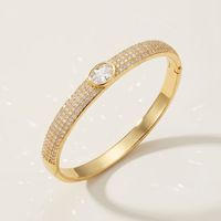 Bracelet de luxe léger style niche en zircon cubique, bijou haut de gamme serti de diamants pour mariage et banquet
