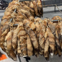 Vente en gros de queues de renard roux 35-45CM, grandes queues de renard moelleuses, porte-clés, accessoires de queue d'animal naturelle de haute qualité, pendentifs pour porte-clés