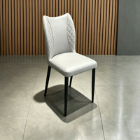 Chaise de salle à manger moderne en cuir à motif griffe de chat, avec coutures écailles de poisson, chaise d'appoint à pieds en métal noir pour salle à manger, cuisine, hôtel