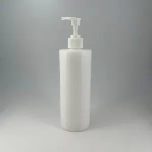 Botol sampo plastik wadah kosmetik PE kustom kualitas tinggi 500ml botol bahu datar bulat sampo plastik dengan pompa Losion 28/410 24/410