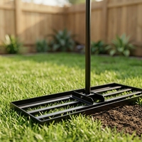 Râteau de jardin réglable en acier inoxydable durable de 17*10 pouces pour le nivellement du sol de la pelouse de la cour