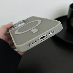 Coque magnétique mate dorée Hot-Selling pour iPhone 17 Pro Max, grande ouverture, antichute pour iPhone 16 - Product Image 2