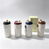 Gobelet isotherme à rayures verticales de 450 ml, avec couvercle à bouton doré, en acier inoxydable, pour les voyages