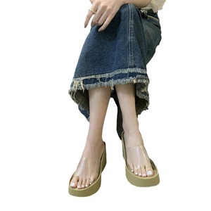 ผู้หญิงสวมรองเท้าส้นเตารีดสีเงินแบบใหม่สำหรับฤดูร้อนบนชายหาด - Product Image 5