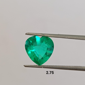 Pierre précieuse verte de qualité supérieure, cultivée en laboratoire, taille cœur, pierre brute, haute clarté, forme personnalisée, qualité pour la fabrication de bijoux, artisanale - Product Image 1