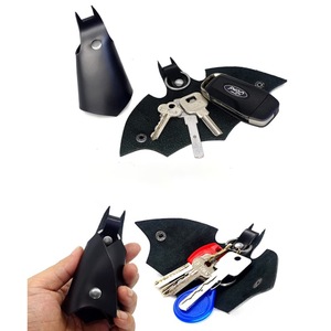 PU cuir chauve-souris forme porte-clés voiture porte-clés étui mode <span class=keywords><strong>Pop</strong></span> clés anneau porte-couverture cadeau pour hommes et femmes - Product Image 5