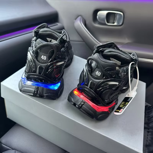 Chaussures de sport de luxe 2026 pour hommes, avec LED et fibres optiques, respirantes, antidérapantes, en cuir et semelle extérieure en caoutchouc, style décontracté - Product Image 6