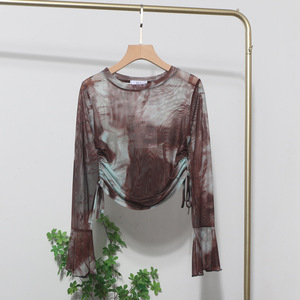 Maglietta a maniche lunghe in rete trasparente da donna, top stampato tie-dye, t-shirt in rete - Product Image 3