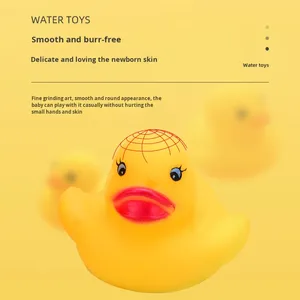 Pato de juguete amarillo grande con logo personalizado, adorable, esponjoso, con ojos fruncidos, para el baño, jugando, rociando agua, exprimible - Product Image 3