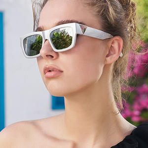 Lunettes de soleil carrées ZS-98085 pour femmes, verres PC UV400, imprimé léopard, style rétro, protection de classe 2 - Product Image 4