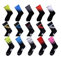 Vente en gros de chaussettes de cyclisme sport Impression par sublimation Crew aero Fit Chaussettes de compression sport logo personnalisé Hommes Nylon