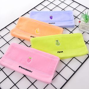 Petite serviette <span class=keywords><strong>de</strong></span> <span class=keywords><strong>toilette</strong></span> brodée en coton absorbant doux pour le lavage du visage des enfants à la <span class=keywords><strong>maison</strong></span> - Product Image 3