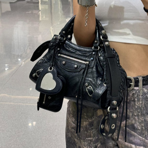 Nuova <span class=keywords><strong>Borsa</strong></span> da Moto Neo Tre-in-Uno, <span class=keywords><strong>Borsa</strong></span> a <span class=keywords><strong>Tracolla</strong></span> Retrò Sexy da <span class=keywords><strong>Donna</strong></span> in Pelle di Vacchetta con Rivetti e Finitura Oleata - Product Image 2