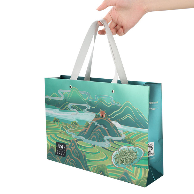 New Luxury Design Custom Design Recycle Kraft Paper Bag Green Gift Shopping Bag