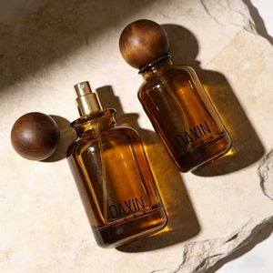 Flacons <span class=keywords><strong>de</strong></span> <span class=keywords><strong>parfum</strong></span> <span class=keywords><strong>de</strong></span> luxe vides avec pulvérisateur, 30ml, 50ml, 100ml, en verre ambré, avec surface estampée à chaud - Product Image 3