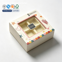 Boîte Cadeau Pâtissière Auto-Érigeable en Carton Ivoire Imprimé Personnalisé avec Fenêtre Transparente Verticale et Insert Diviseur 4 Compartiments, Qualité Alimentaire Biodégradable