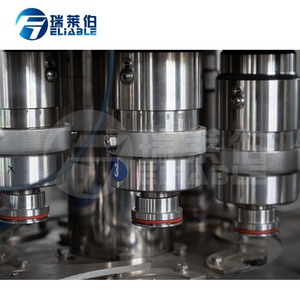 Lavado, llenado y sellado 3 en 1 Monoblock Máquina de llenado de agua de bebida para botella de mascota - Product Image 4