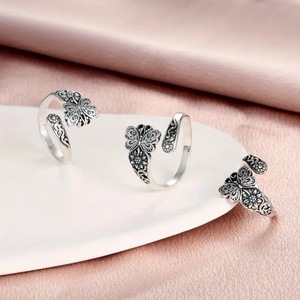 Anello Aperto con Farfalla in Rilievo Stile Bohémien per Donne, Gioiello Vintage Regolabile alla Moda - Product Image 6