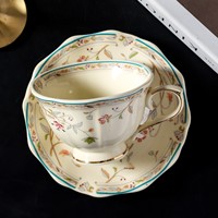 Ensemble tasse à café et soucoupe en céramique, style pastoral européen, à motifs floraux et bordure dorée, 250 ml, beige vintage à motifs délicats, pour le thé, cadeau pour la maison, vente en gros
