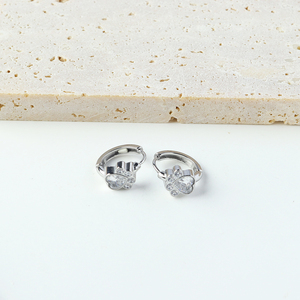 Boucles d'oreilles créoles en acier inoxydable plaqué or 18 carats avec zircon, motif patte de chat mignon, bijoux fins tendance, cadeau pour femme, vente chaude INS - Product Image 3
