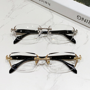 <span class=keywords><strong>Gafas</strong></span> <span class=keywords><strong>de</strong></span> Lectura con Protección Anti <span class=keywords><strong>Luz</strong></span> <span class=keywords><strong>Azul</strong></span> para Mujer, Montura Metálica sin Aro, Estilo Vintage Cuadrado, con Recubrimiento HMC, Visión Única - Product Image 3