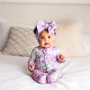 Pyjama Grenouillère et Barboteuse en Bambou pour Bébé, Design Personnalisé, Hydrangea Volanté, Vêtements pour Tout-Petit, Pyjamas en Bambou Boutique - Product Image 3