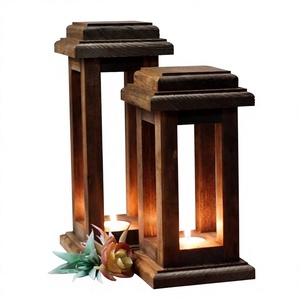 Lanterne porte-bougie en bois faite à la main avec panneaux en verre personnalisables pour la décoration de patio, jardin, balcon, mariages et fêtes - Product Image 1