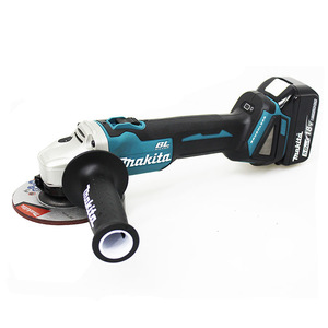 Amoladora Angular Inalámbrica <span class=keywords><strong>DGA504</strong></span> de 125 mm (5\") y 18 V con Estuche de Plástico para Cortar, Desbastar y Pulir Metal - Product Image 1