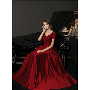Abito Toast <span class=keywords><strong>sposa</strong></span> 2024 nuovo abito <span class=keywords><strong>rosso</strong></span> vino invernale da donna di solito indossano raso atmosferico per la porta sul retro - Product Image 2