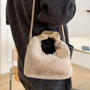 Sac à bandoulière en peluche populaire pour femme, nouveau modèle hiver, décontracté, simple, rétro, sac à main Tanjing - Product Image 3