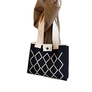<span class=keywords><strong>Sac</strong></span> à main pour femme à bandoulière unique, grande capacité, <span class=keywords><strong>sac</strong></span> fourre-tout <span class=keywords><strong>matelassé</strong></span> pour l'extérieur, polyester tricoté simple pour l'automne précoce, étudiants - Product Image 2