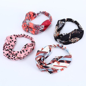 Panno elastico solido poliestere testa avvolge fascia in tessuto raso donne lavorate a maglia ragazze trucco fasce per capelli <span class=keywords><strong>turbante</strong></span> con nodo attorcigliato - Product Image 1