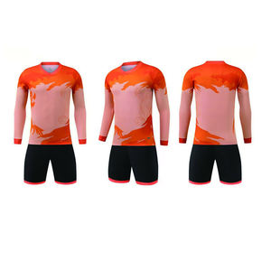 قمصان كرة قدم قابلة للتنفس 100% بوليستر مع تجفيف سريع وياقة على شكل V وشعارات مخصصة للرياضات الصيفية والخريفية - Product Image 1