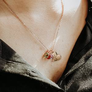 Collier en acier inoxydable avec pierre de naissance, breloque en forme de cœur, nom gravé, bijoux faits à la main, cadeaux d'anniversaire personnalisés et étanches pour grand-mère - Product Image 3