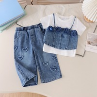 Ensemble de Vêtements en Jean Tendance pour Filles, Tenue Bébé avec Haut Camisole Fleur 3D et Jean Brodé Cœur pour Enfants, Idéal pour le Quotidien et les Tenues Décontractées