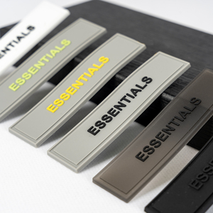 최소 수량 없음 맞춤 제작 양각 3D 문자 로고 소프트 의류 실리콘 고무 PVC 패치 - Product Image 3