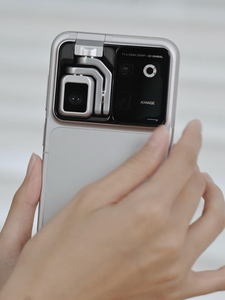 Nouveau design 2026 HON OR Robot Phone Gimbal Camera Portable 6.4'' 1.5k Amoled Snap Dragon 8 Elite Gen5 5500mAh 100W 5G Smartphone - Product Image 4