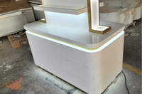 Étagères à parfums blanches, vitrine de magasin de cosmétiques, meubles de présentation, armoires de présentation, présentoirs avec éclairage LED, vitrine de cosmétiques pour soins de la peau