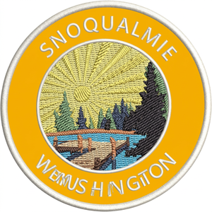 Patch brodé circulaire Snoqualmie Washington, appliqué en tissu à coudre, design fait main - Product Image 1