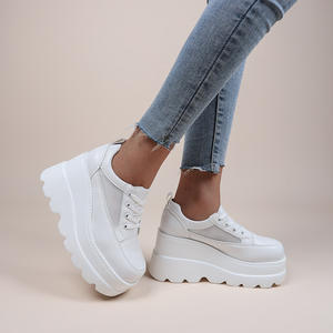 Scarpe da <span class=keywords><strong>donna</strong></span> bianche traspiranti altre scarpe con <span class=keywords><strong>tacco</strong></span> <span class=keywords><strong>alto</strong></span> alla moda per le donne sneaker da <span class=keywords><strong>donna</strong></span> con scarpe di nuovo stile - Product Image 4