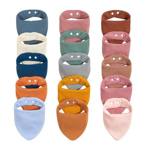 Оптовая продажа, сертифицированный GOTS, водонепроницаемый детский нагрудник из органического хлопка, треугольные детские нагрудники - Product Image 1