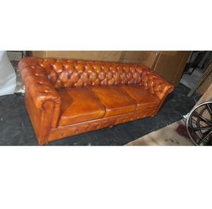 โซฟาเชสเตอร์ฟิลด์หนังแท้สุดหรู สำหรับห้องนั่งเล่นระดับพรีเมียม เหมาะสำหรับงานปาร์ตี้ งานอีเว้นท์ และให้เช่าสำหรับพักผ่อน - Product Image 3