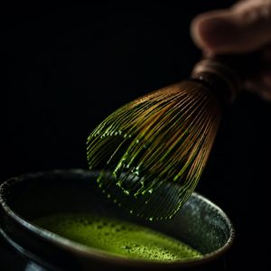 Luxury Transparent Glass Chasen Stand Clear Glass Matcha Whisk Holder Natural Bamboo Whisk Stand - Product Image 4