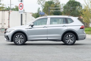 Chine <span class=keywords><strong>Prix</strong></span> Bas Occasion pour VW <span class=keywords><strong>Tiguan</strong></span> L PHEV <span class=keywords><strong>Hybride</strong></span> SUV 2023 Cuir Foncé Jantes R17 Seconde Main à Vendre - Product Image 4