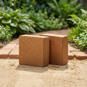 Tourbe de coco compressée 5 kg, bloc à faible teneur en EC, tourbe de coco lavée, conditionneur de sol biodégradable et écologique pour usage en jardin, vente en gros en vrac - Product Image 1