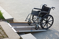Rampe pratique pour fauteuil roulant en aluminium pliable rampe d'escalier pour fauteuil roulant rampe pour fauteuil roulant de bus à vendre