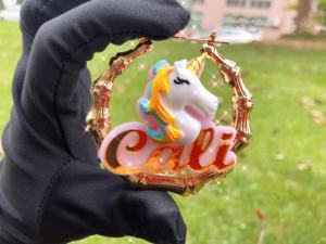 2025 nuova <span class=keywords><strong>collana</strong></span> con <span class=keywords><strong>doppio</strong></span> <span class=keywords><strong>nome</strong></span> placcato <span class=keywords><strong>collana</strong></span> personalizzata con ciondolo in acrilico 9 - Product Image 5