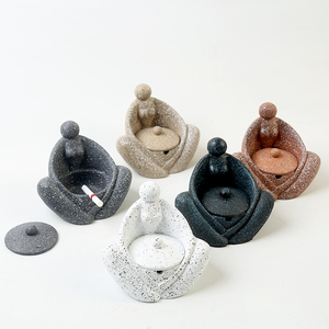 Cenicero de Cemento con Forma de Mujer Embarazada, Creativo y Bonito, con Tapa, Diseño Sexy sin Humo para Uso en Exteriores - Product Image 1