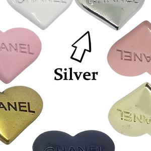 จี้โลหะ DIY สไตล์หรูหรา ดีไซน์แบน สำหรับตกแต่งเคสมือถือ ของตกแต่งแฟชั่น โลโก้แบรนด์ รุ่น Charm0715 - Product Image 5